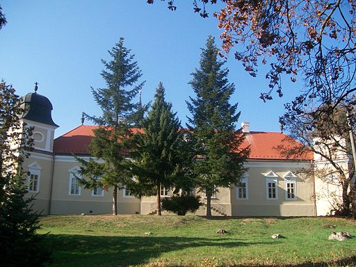 Madács Manor 