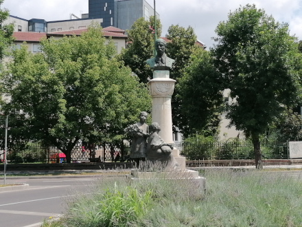 Statue of Sailer Antal
