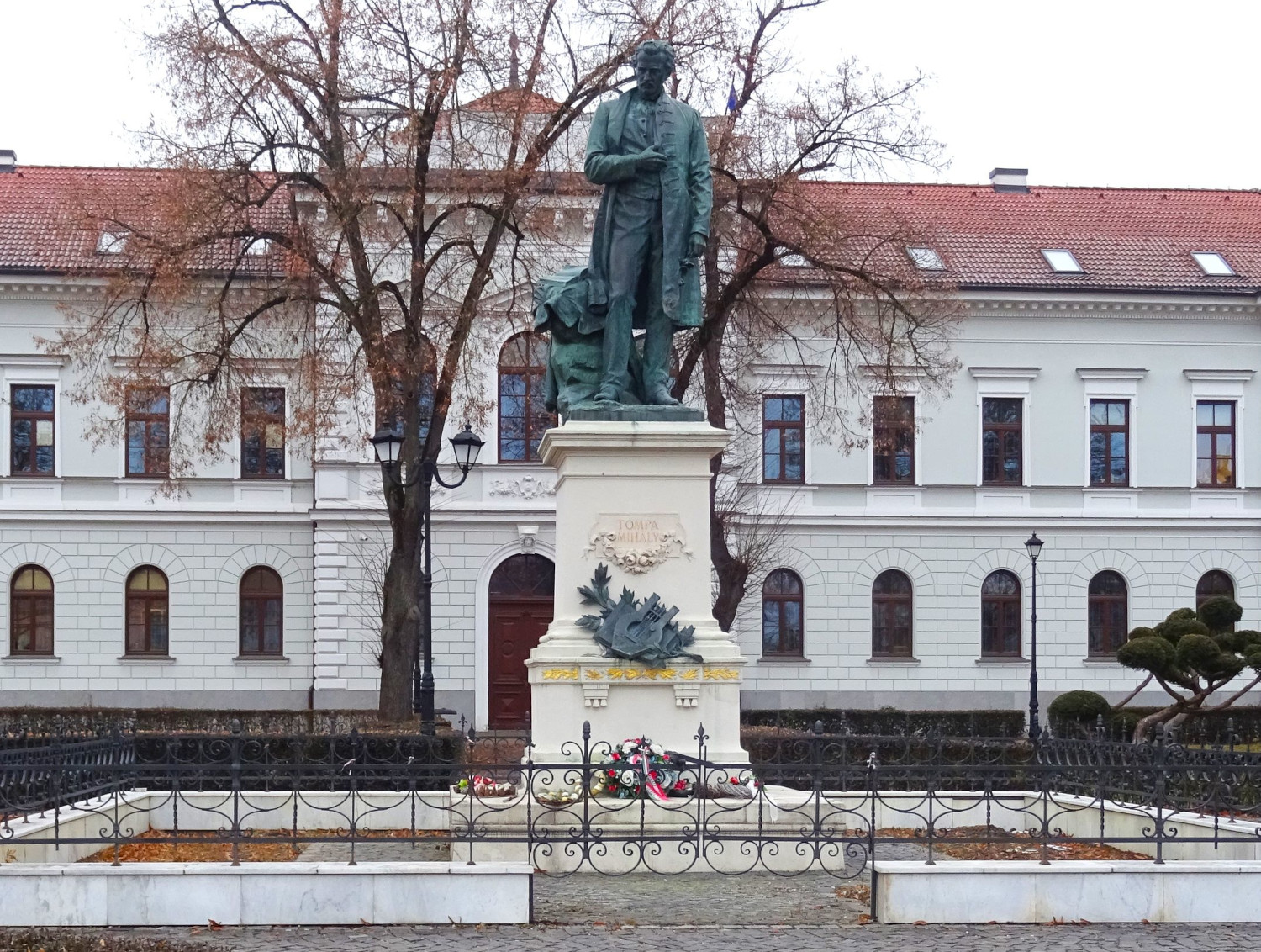 Statue of Tompa Mihály
